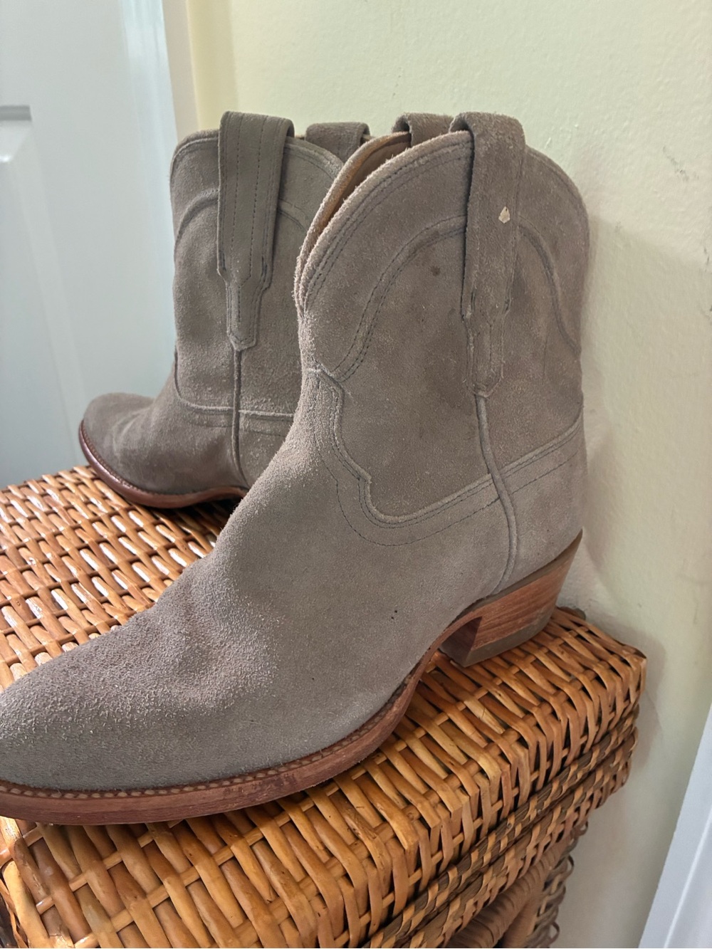 Tecovas handmade Suede Western Ankle Boots - Taupe grey 7B